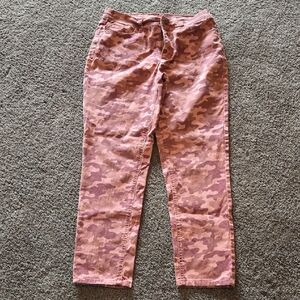 d & co. denim + company Women's Camo Pants Sz. 8 Jeans Mauve Pink Camouflage